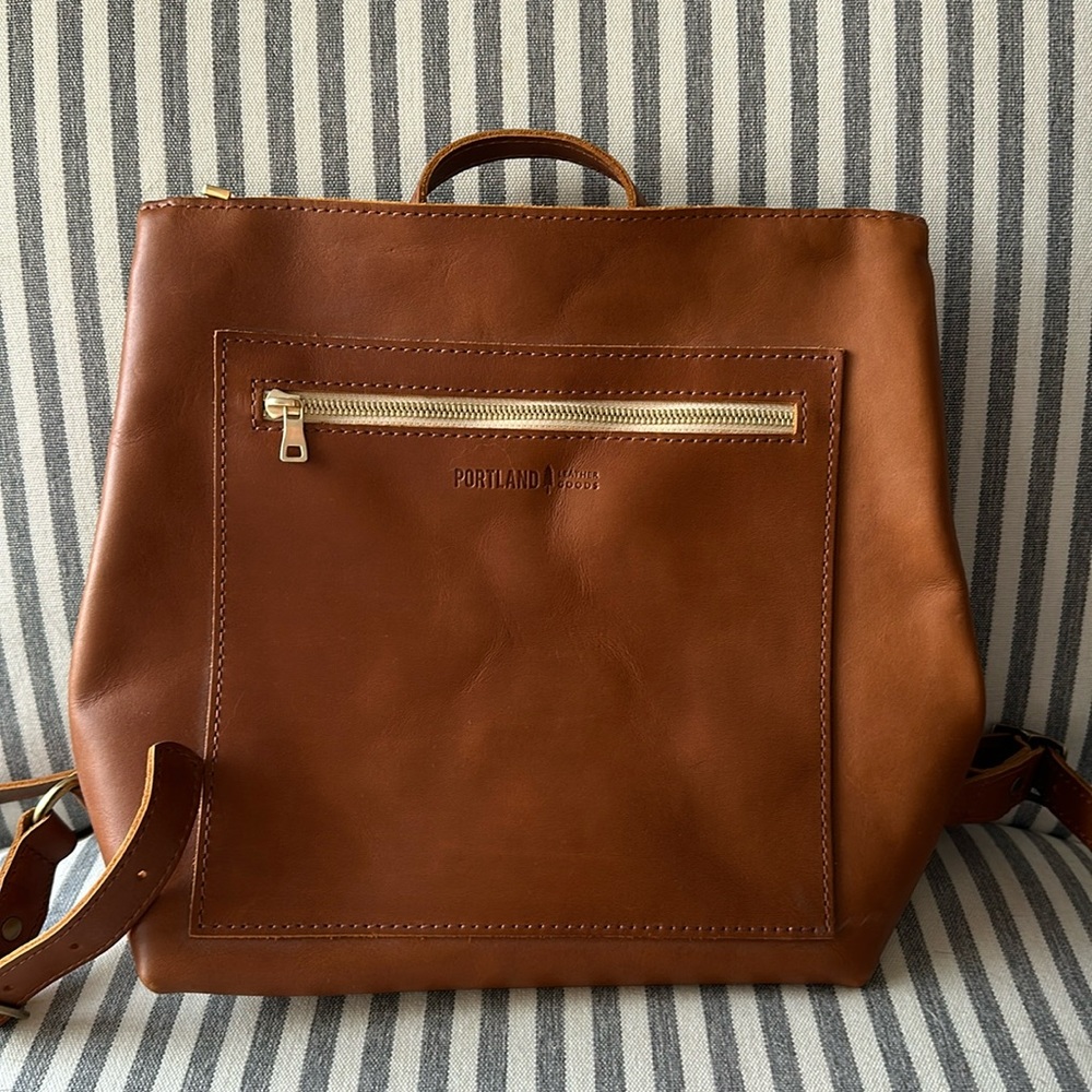 Portland Leather Goods Tote Backpack brand new
